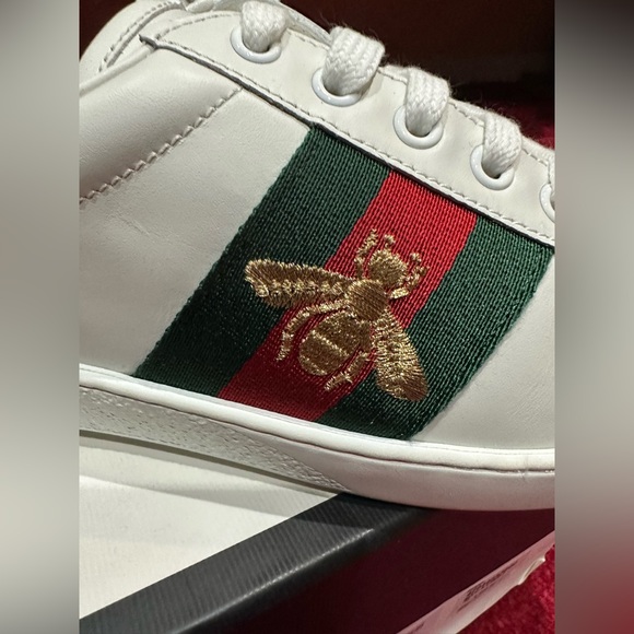 Gucci Shoes Mens Gucci Ace Embroidered Sneakers With Bumblebee And The Red Green Prints Us8